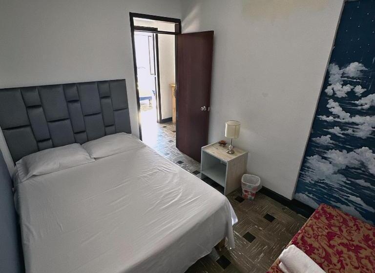 Pensão Hostal Astroblue