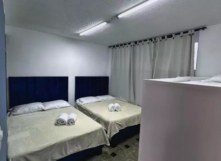 پانسیون Hostal Astroblue