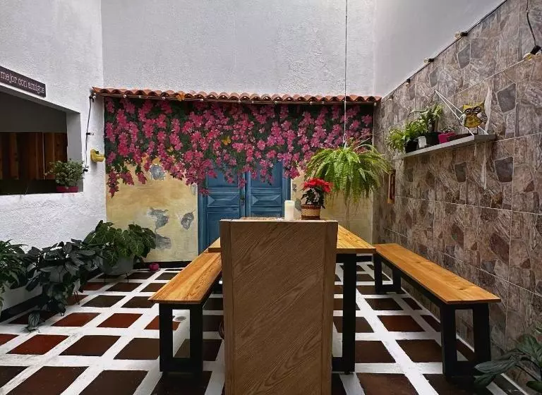 پانسیون Hostal Astroblue