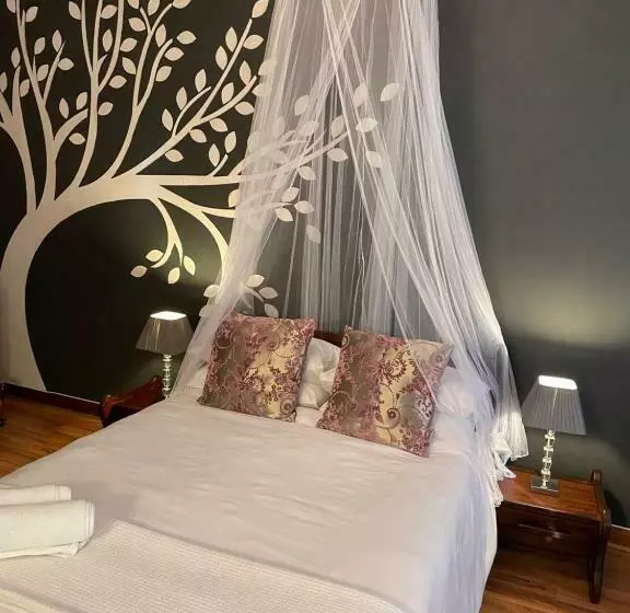ペンション Moments Guest House