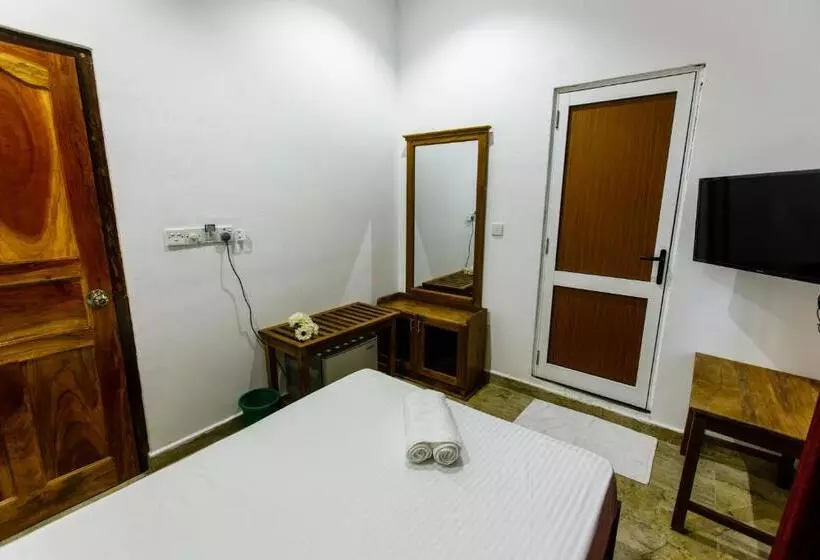 هتل Pearl Island Inn