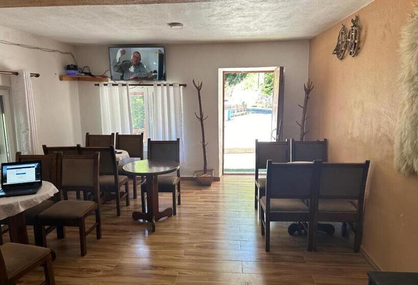 פנסיון Guesthouse Kroni I Micanit