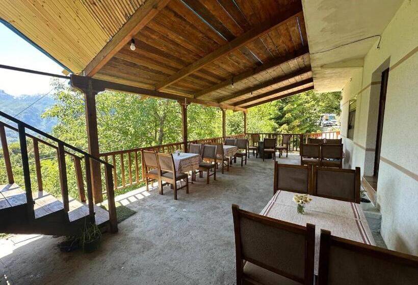 פנסיון Guesthouse Kroni I Micanit