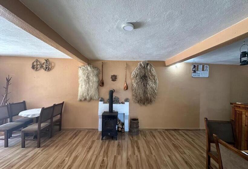 פנסיון Guesthouse Kroni I Micanit