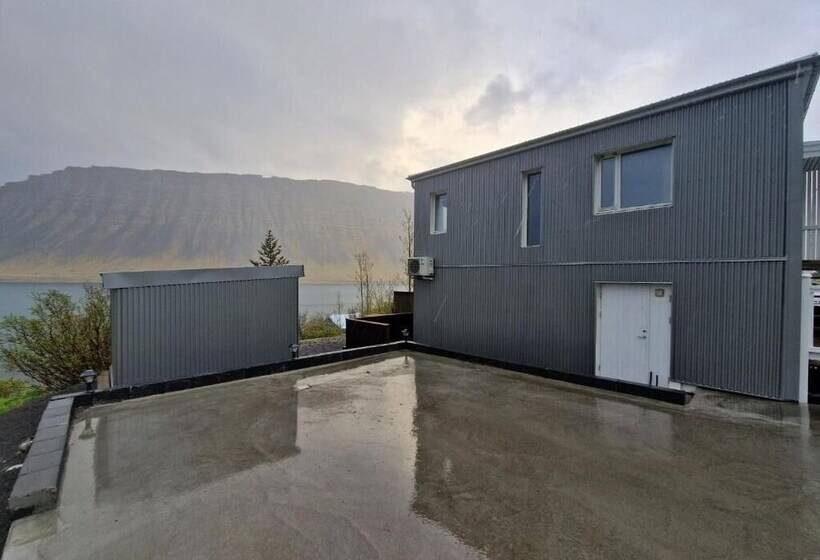 ペンション Sólgarður