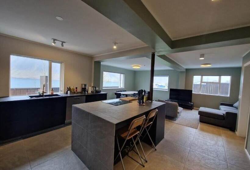 ペンション Sólgarður