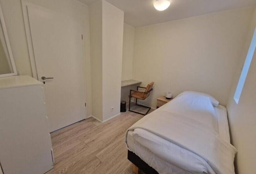 ペンション Sólgarður