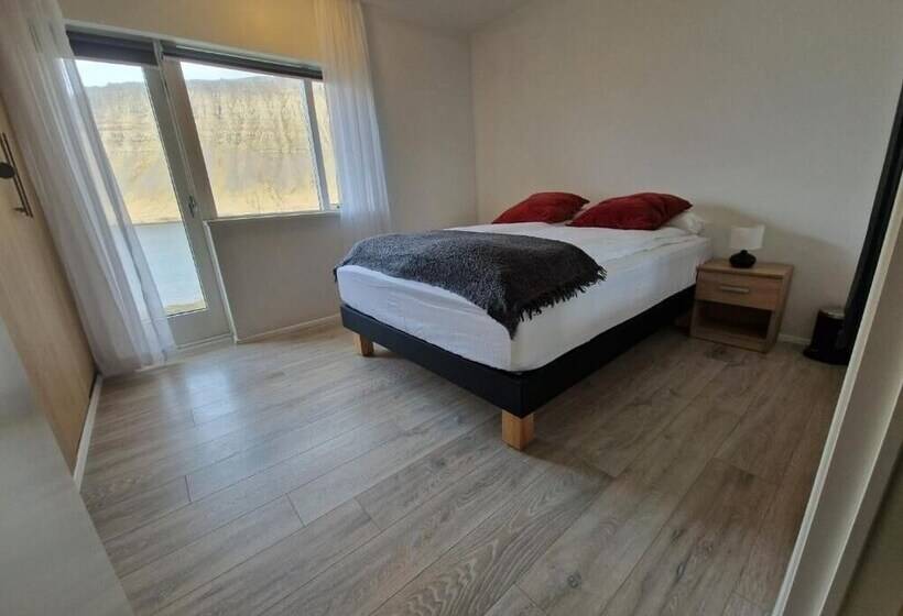 ペンション Sólgarður