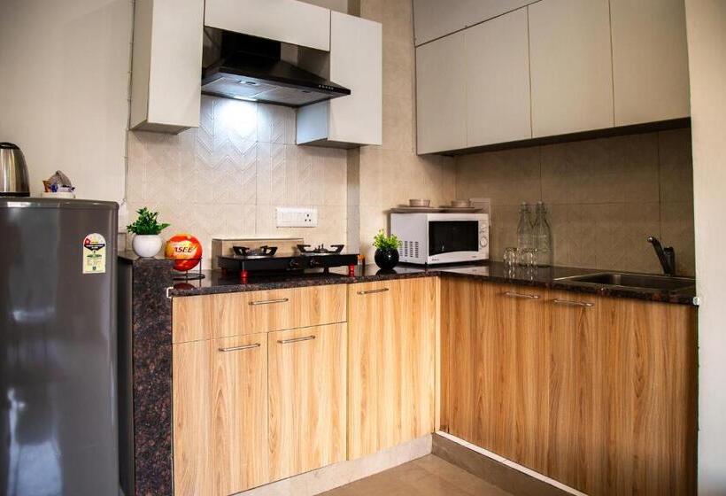 Residences By Hotel Limon, Sector 45 Gurgaon