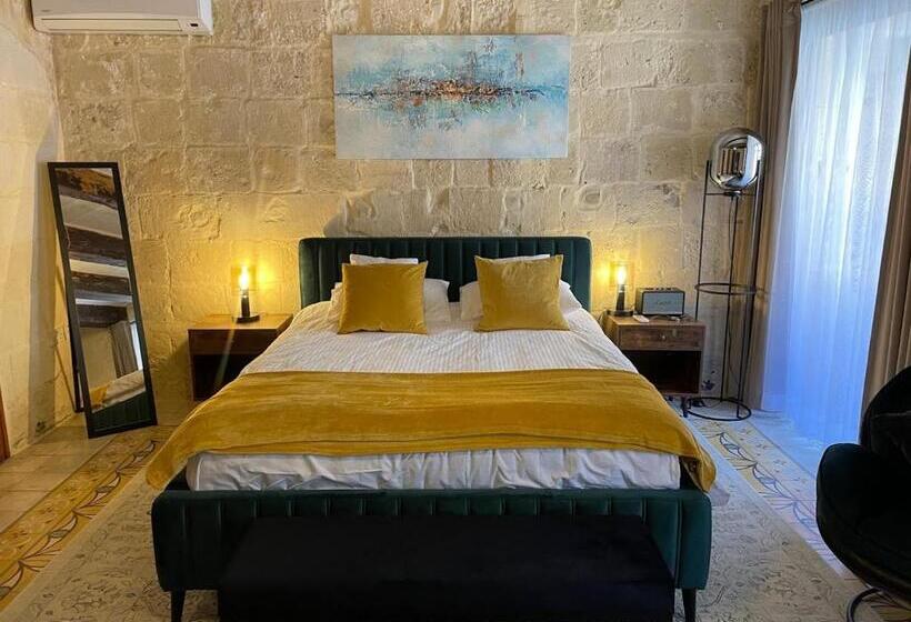 تختخواب و صبحانه Babel Suites