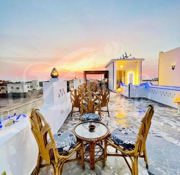 Dolphina Hotel & Restaurant