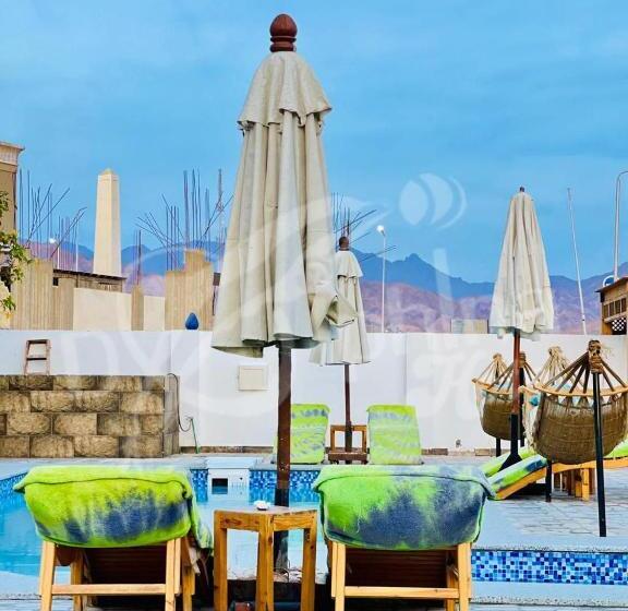 Dolphina Hotel & Restaurant