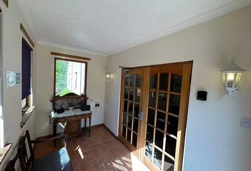 Hotelli Oyo Mackay S Travel Lodge