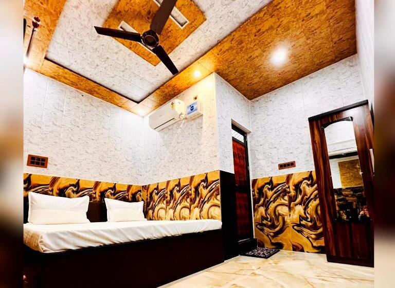 Отель Raghunandan Near Shree Ram Janambhumi