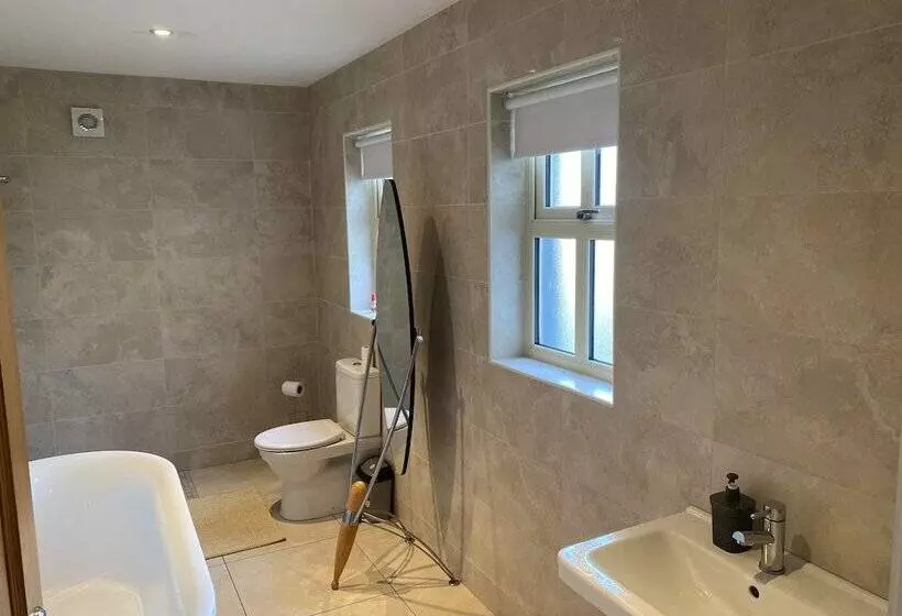 ホテル Rostrevor Valley House  Mountainside Hot Tub View