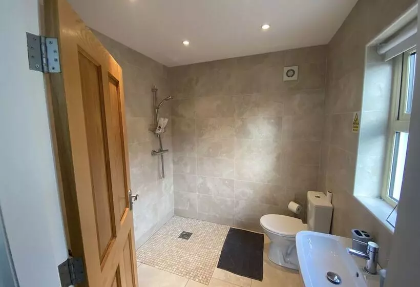 ホテル Rostrevor Valley House  Mountainside Hot Tub View