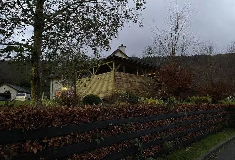 ホテル Rostrevor Valley House  Mountainside Hot Tub View