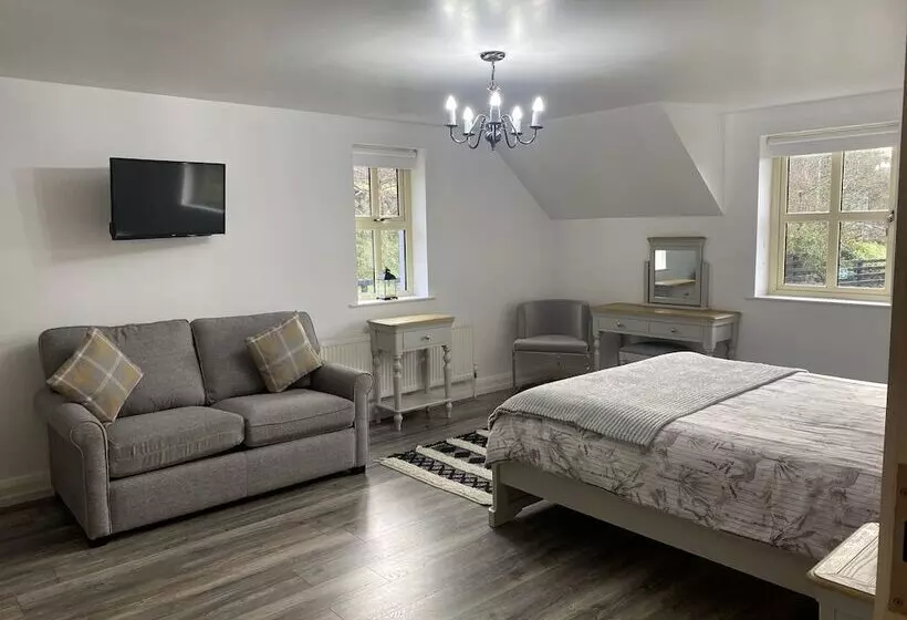 ホテル Rostrevor Valley House  Mountainside Hot Tub View