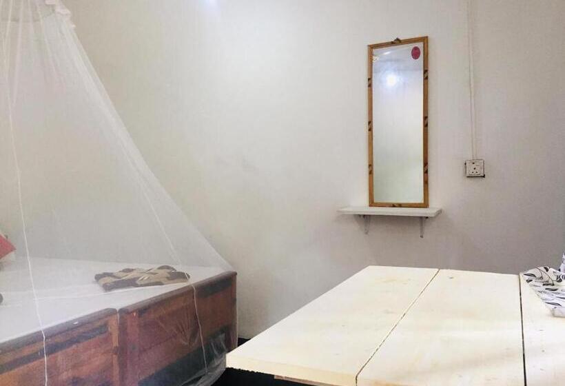 בית מלון כפרי Surf East Villa