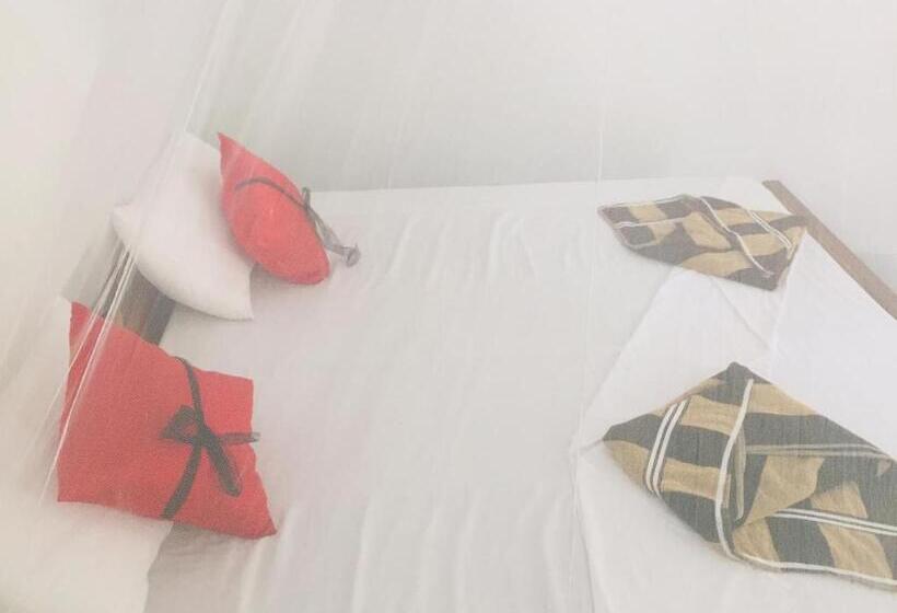 בית מלון כפרי Surf East Villa