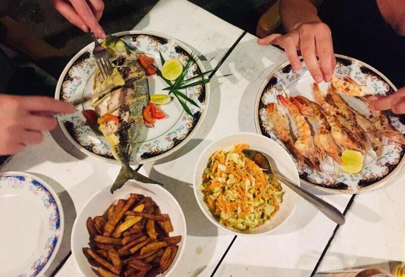 בית מלון כפרי Surf East Villa