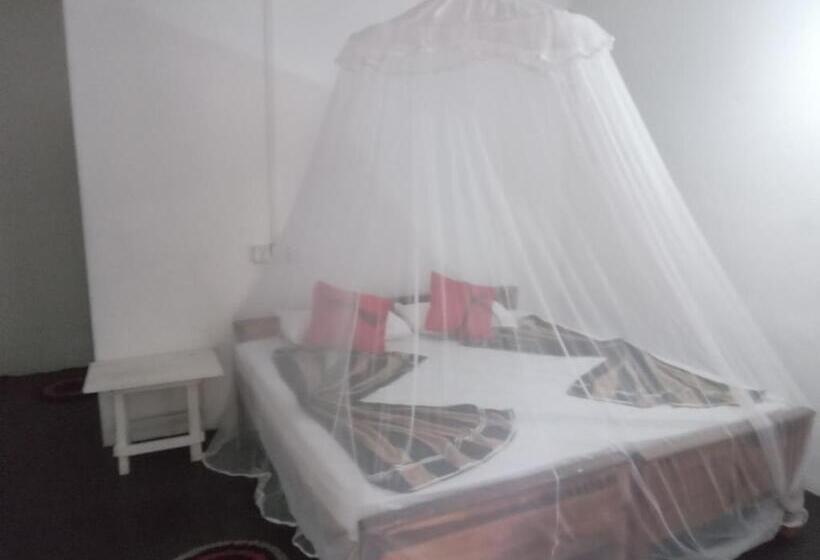 בית מלון כפרי Surf East Villa