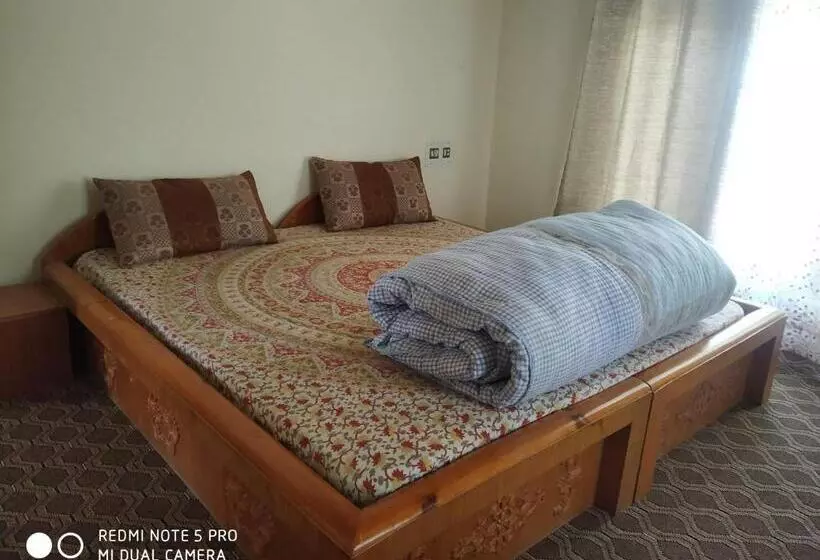 پانسیون Spon Guest House