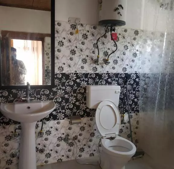 پانسیون Spon Guest House