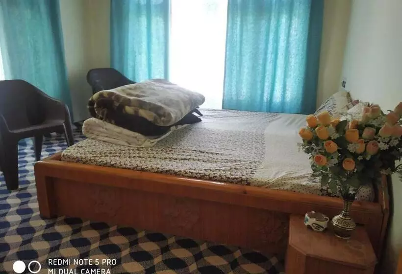 پانسیون Spon Guest House