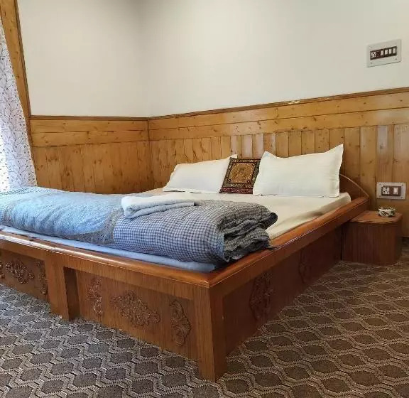 پانسیون Spon Guest House