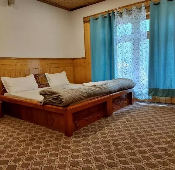 پانسیون Spon Guest House