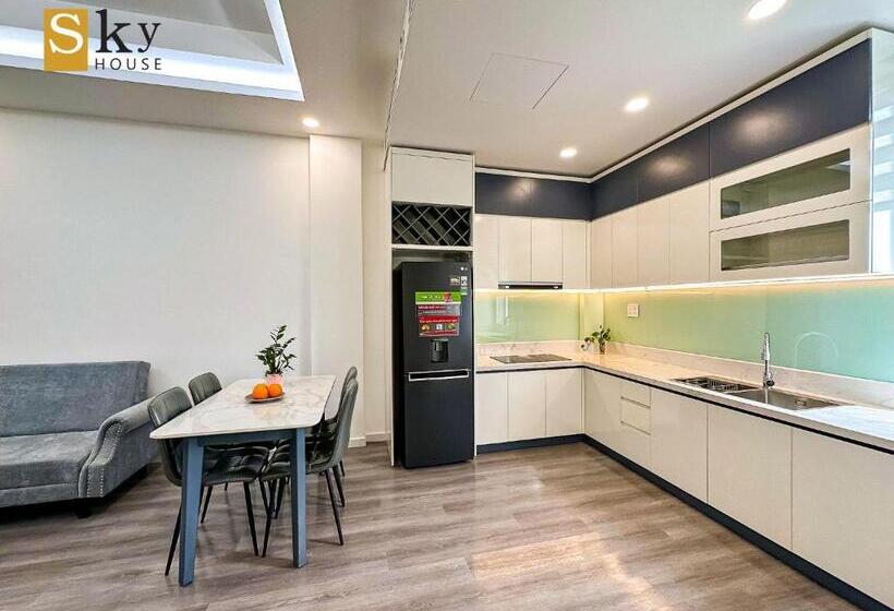 Sky House Apartment