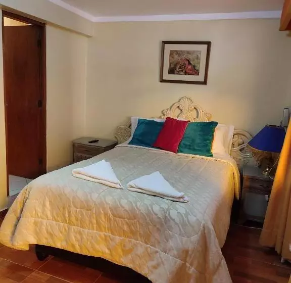 تختخواب و صبحانه Andean Hostel