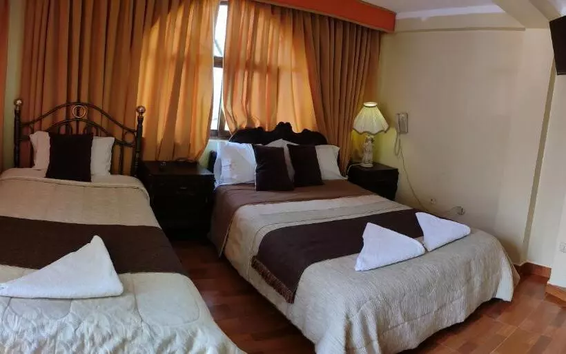 تختخواب و صبحانه Andean Hostel