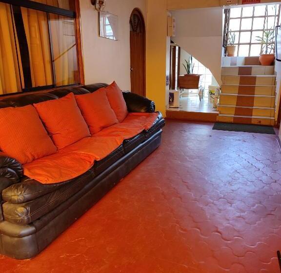 مبيت وإفطار Andean Hostel