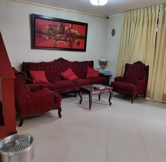 تختخواب و صبحانه Andean Hostel