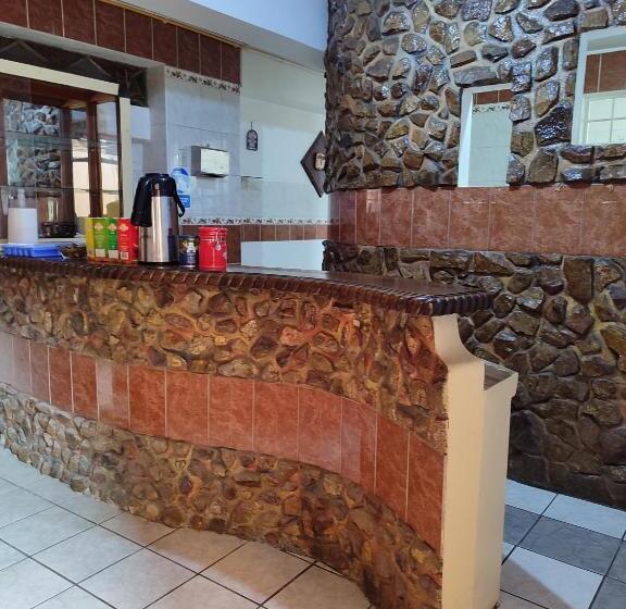 مبيت وإفطار Andean Hostel