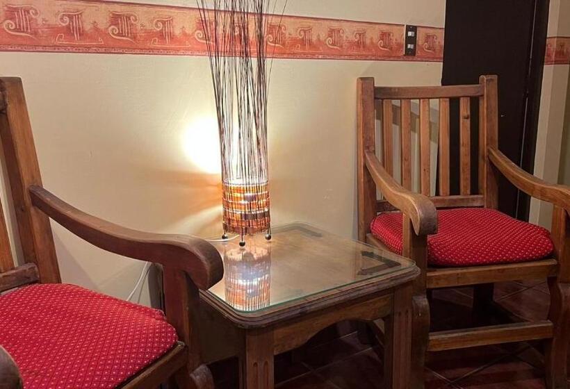 هتل Plaza Bicentenario