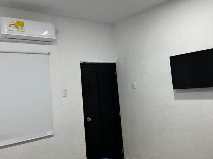 پانسیون Room In Lodge Tr A1d Hostel Room Near Castillo San Felipe With Pool And Wifi