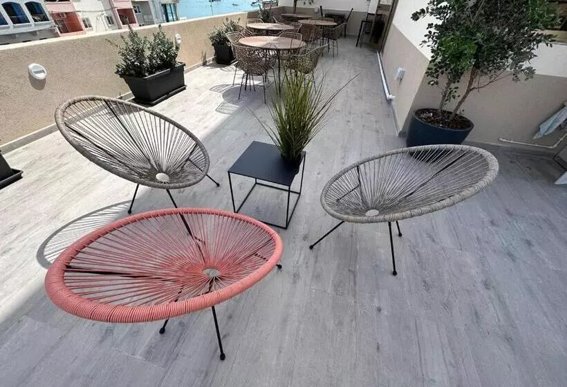 پانسیون The Beach House