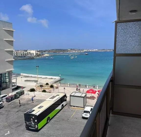 پانسیون The Beach House