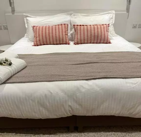 پانسیون The Beach House