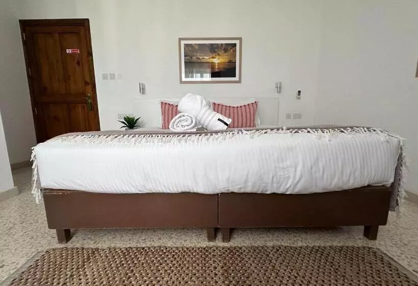 پانسیون The Beach House