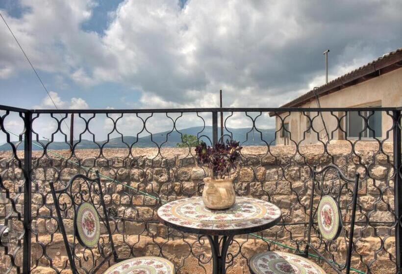 Hotelli אבני החושן   סוויטות יוקרה בצפת העתיקה   Avnei Hachoshen   Luxury Suites In The Old City