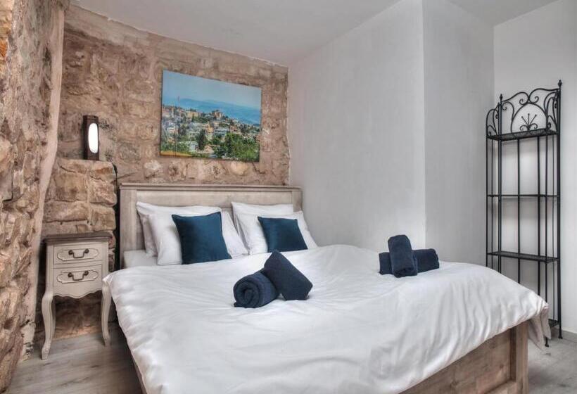 Hotelli אבני החושן   סוויטות יוקרה בצפת העתיקה   Avnei Hachoshen   Luxury Suites In The Old City