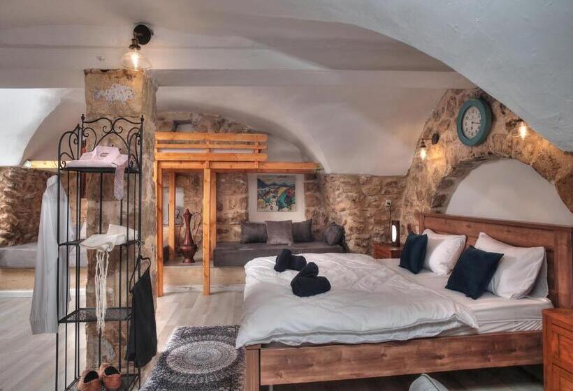 Hotelli אבני החושן   סוויטות יוקרה בצפת העתיקה   Avnei Hachoshen   Luxury Suites In The Old City