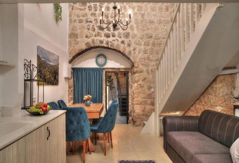 Hotelli אבני החושן   סוויטות יוקרה בצפת העתיקה   Avnei Hachoshen   Luxury Suites In The Old City