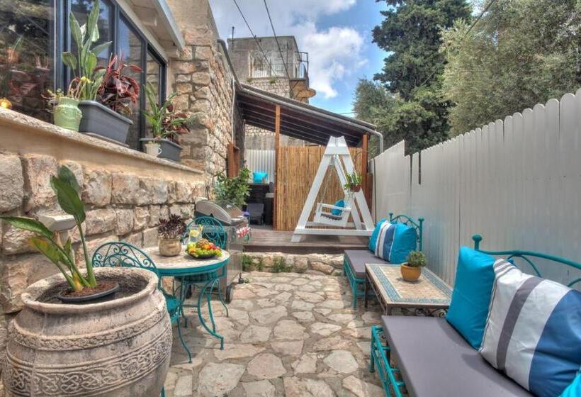 Hotelli אבני החושן   סוויטות יוקרה בצפת העתיקה   Avnei Hachoshen   Luxury Suites In The Old City