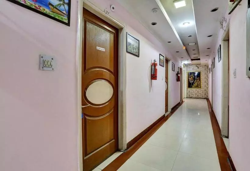 هتل O Abhishek Residency