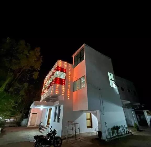 Hotel Tathastu